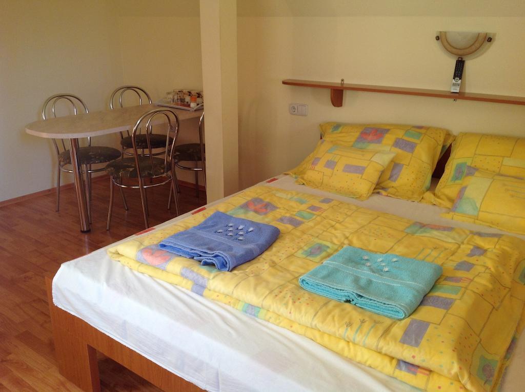 Majnar Villa Apartmanhaz Bogacs Room photo