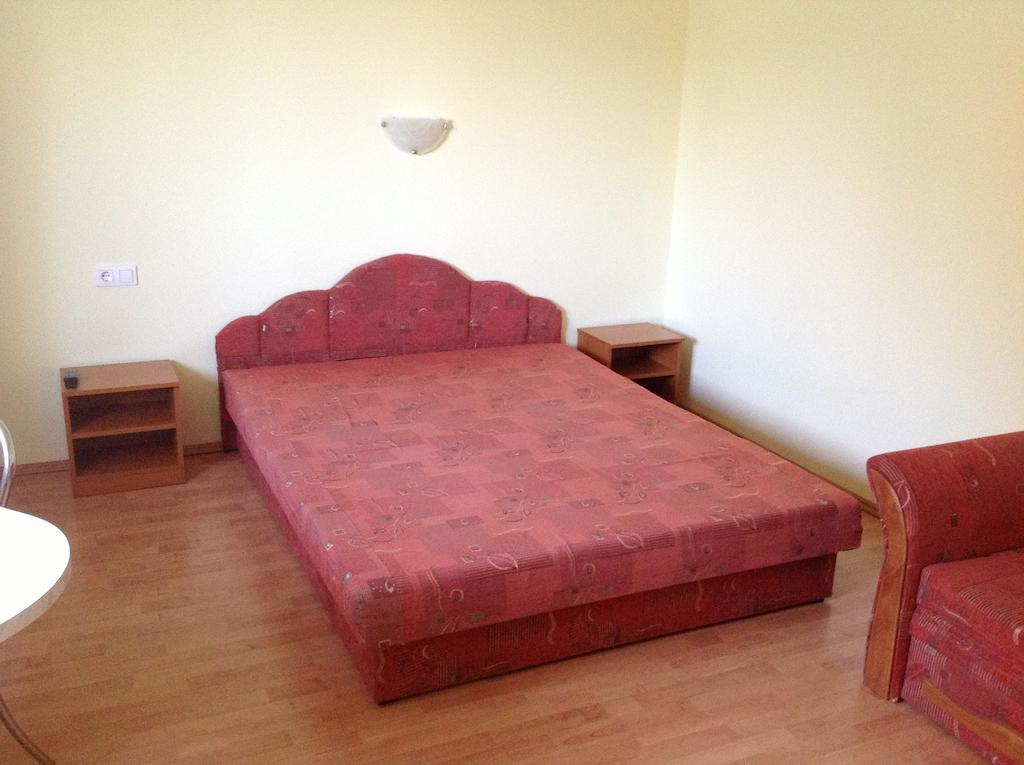 Majnar Villa Apartmanhaz Bogacs Room photo